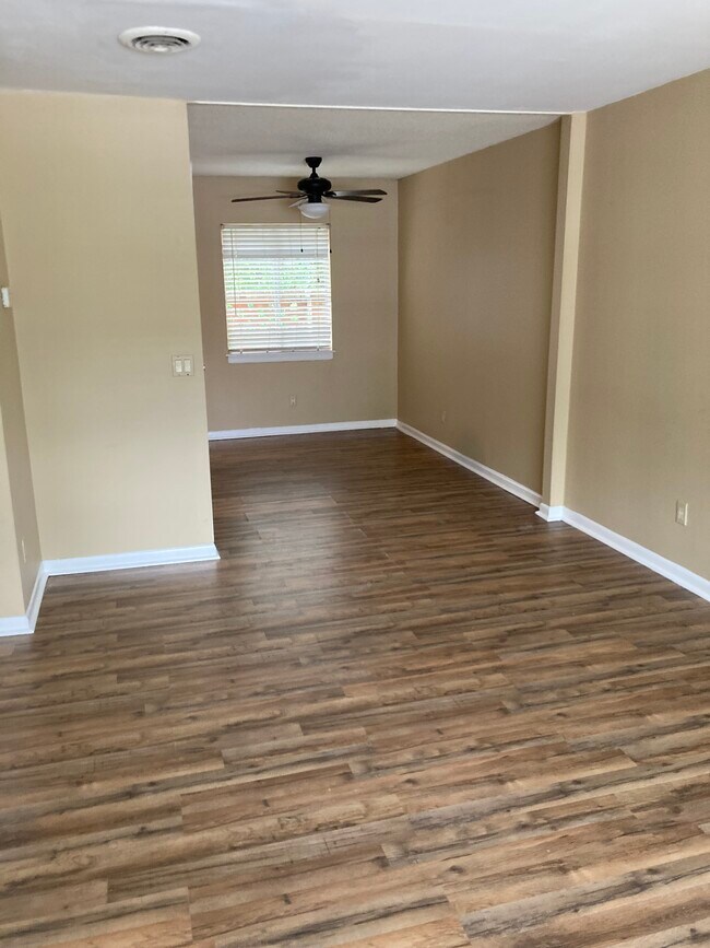 Foto del edificio - 1236 Grove Park Ln