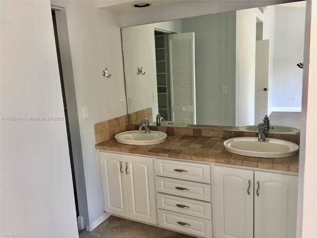 Foto del edificio - 3 br, 2 bath House - 12608 NW 14th St