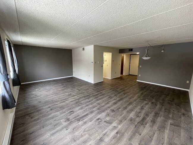 Building Photo - Wingra West Apartments