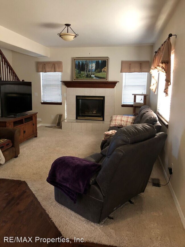 Building Photo - 4 br, 3.5 bath House - 4930 Poleplant Drive