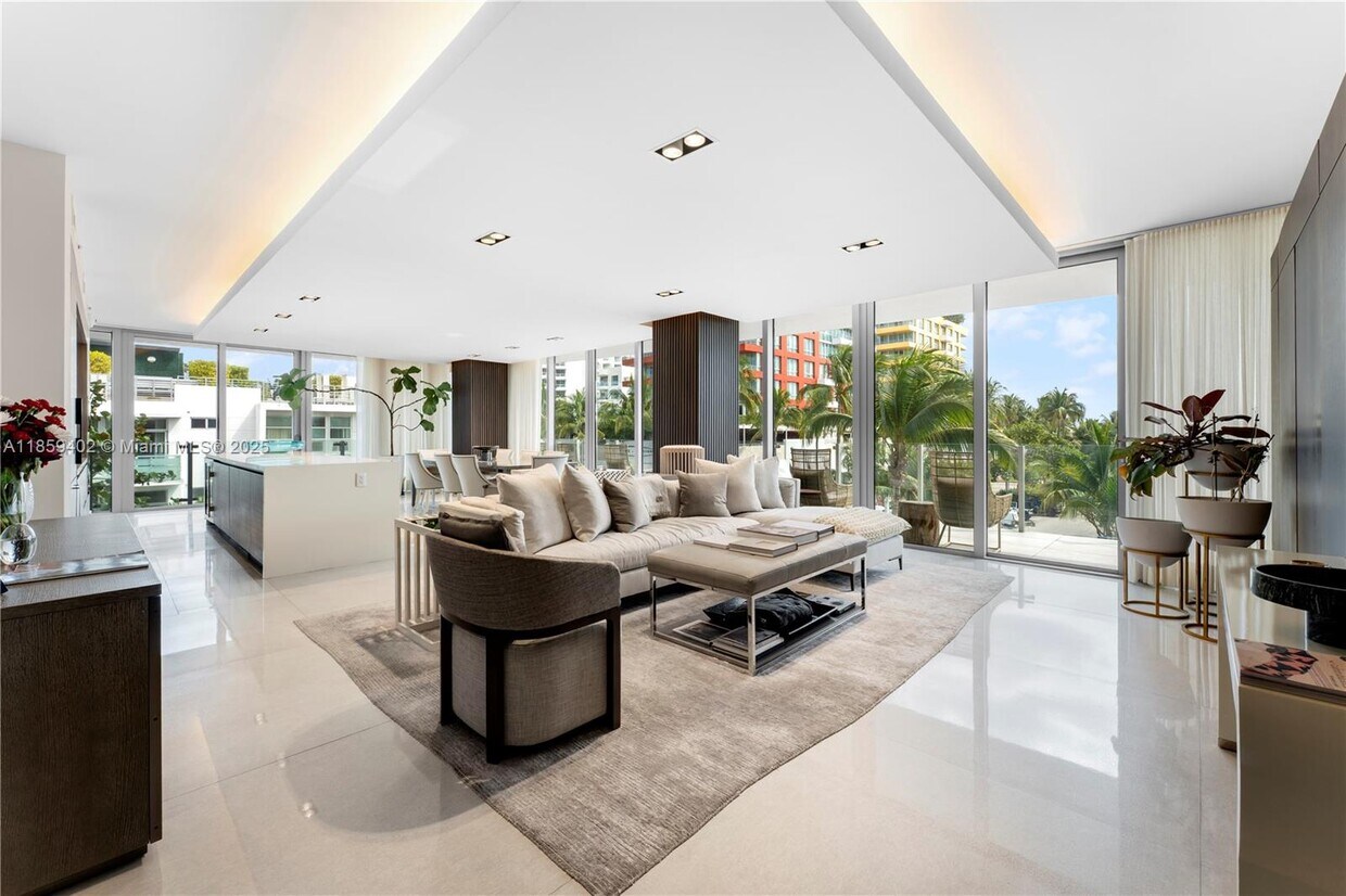 Primary Photo - 1 Collins Ave