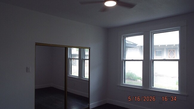 Building Photo - 940 W Mulberry Ave