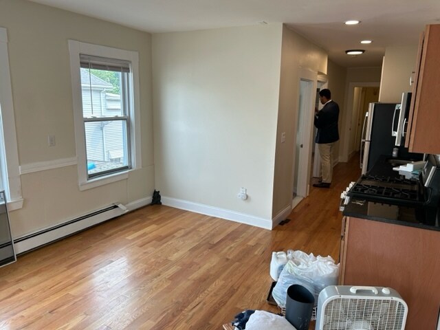 Building Photo - 83 Hall St