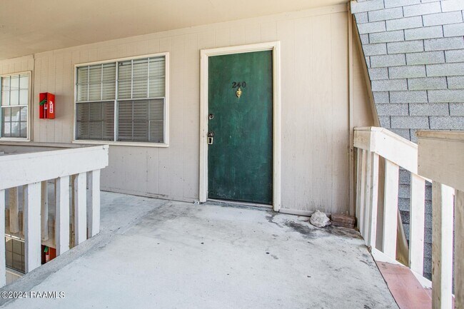 Foto del edificio - 326 Guilbeau Rd