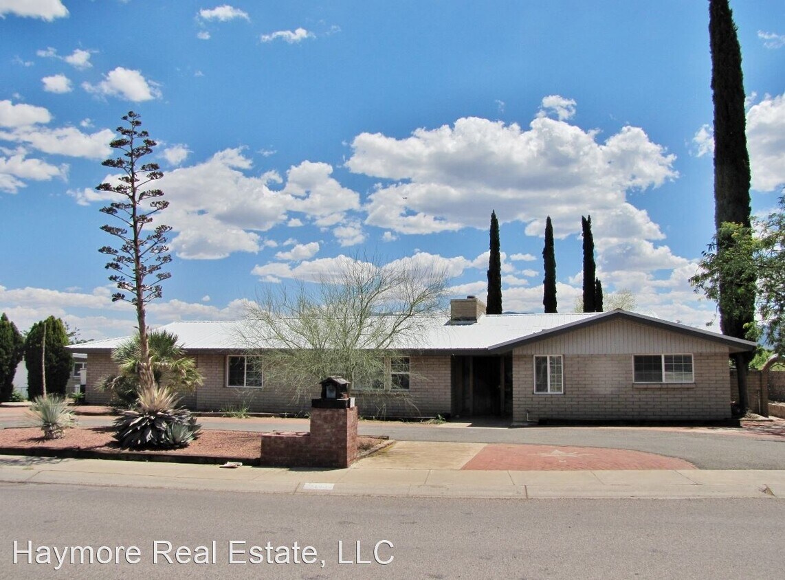 Primary Photo - 4 br, 3 bath House - 2136 Carmelita Drive