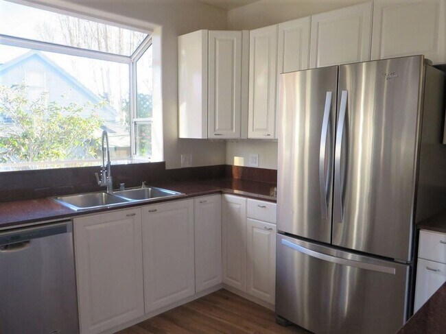 Building Photo - 74 Corte Madera Ave