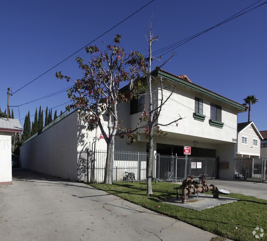 Building Photo - 4041 W Franklin Ave