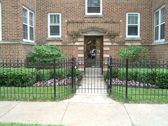 Building Photo - Studio, 1 bath Apartment - Argyle Manor