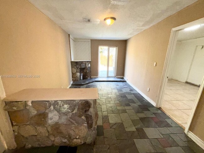 Building Photo - 341 NE 25th Ct