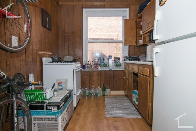 Building Photo - Avl NOW - No Fee! Spacious alcove studio i...