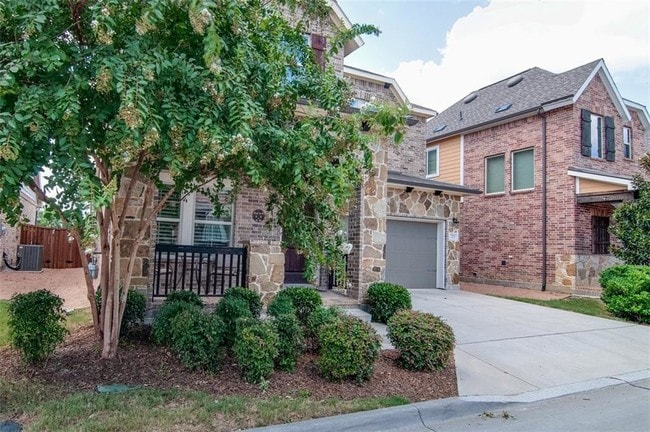 Building Photo - 1213 Naples Dr