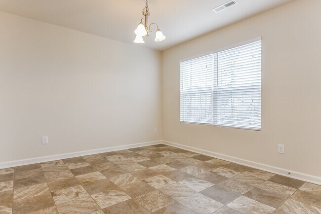 Building Photo - 46 Yosemite Ln