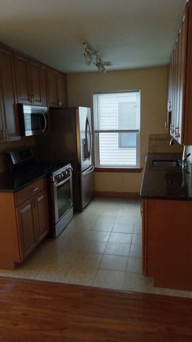 Foto del edificio - 1311 Spruce Hills Dr