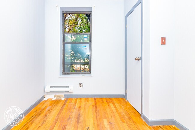 Building Photo - 425 Wythe Ave