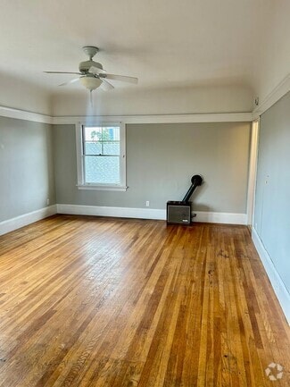 Building Photo - 4193 Shafter Ave