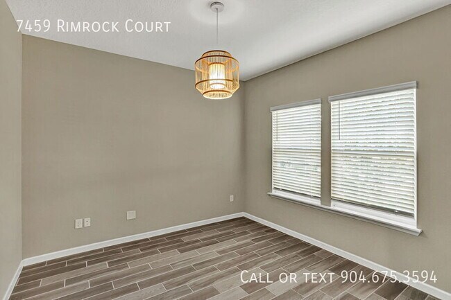 Foto del edificio - 7459 Rimrock Ct