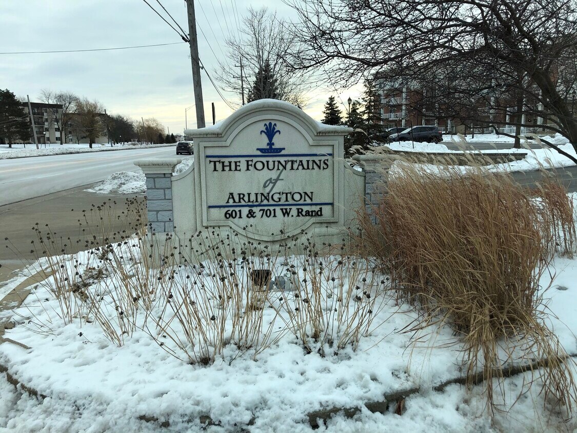 601 W Rand Rd Unit 115, Arlington Heights, IL 60004 Condo for Rent in