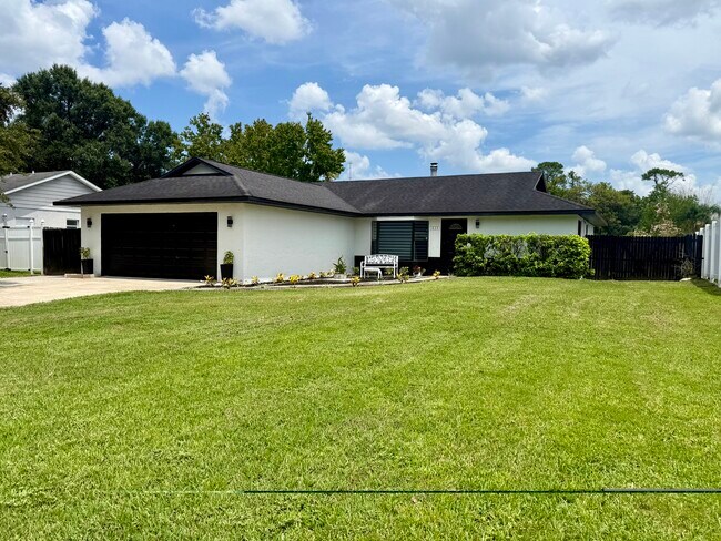 Building Photo - 1633 Martinsville Ct