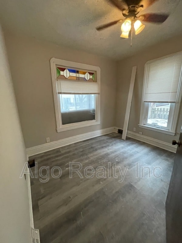 Building Photo - 2923 N Girard Ave