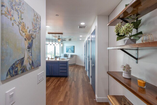 Building Photo - Beautiful 1 Bdrm, 1.5 Bath available for R...