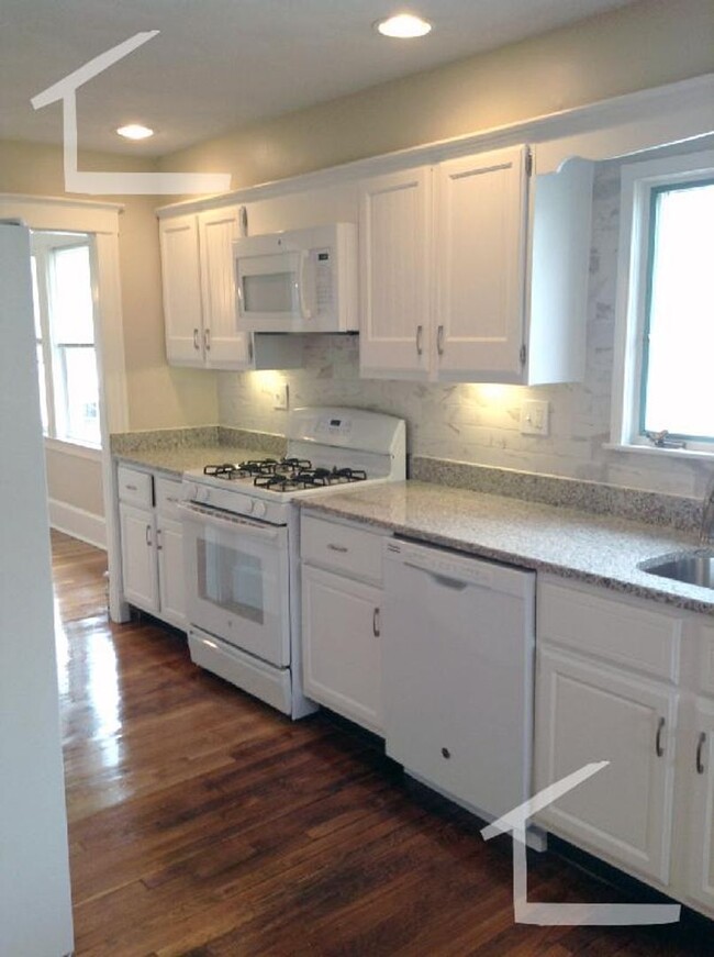 Building Photo - HOT BROOKLINE LISTING!!!!!