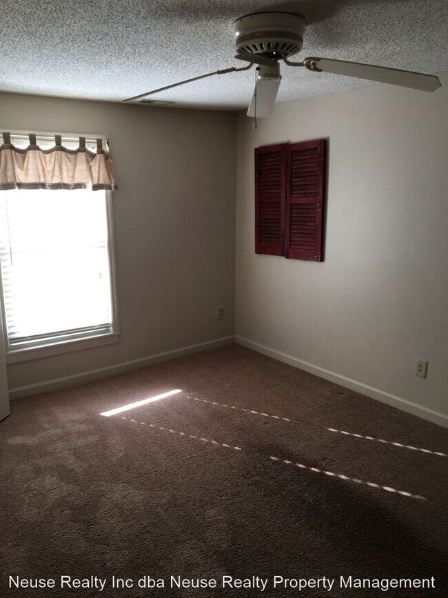 Building Photo - 1 br, 1 bath House - 802 N B Street #2