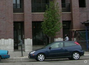 Building Photo - 1411-1417 W Chicago Ave