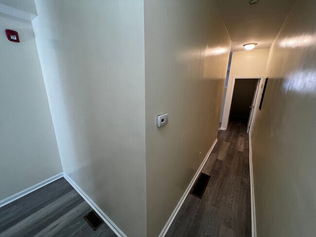 Building Photo - 2426 N 33rd St
