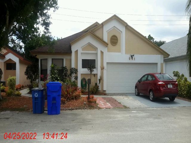 Foto principal - 941 W Maple St