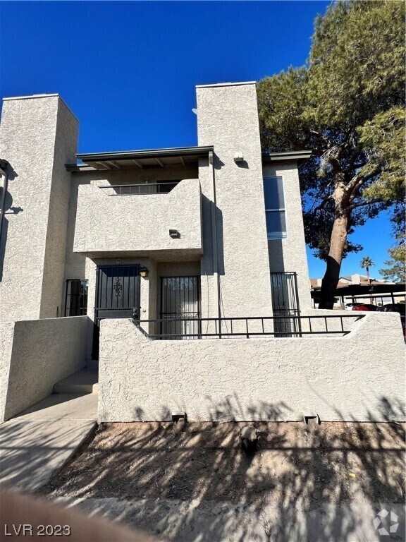 Holiday Park East Apartments for Rent with Parking Las Vegas, NV 1