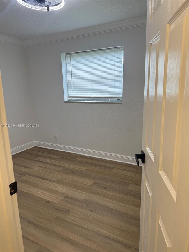 Foto del edificio - 5080 SW 64th Ave