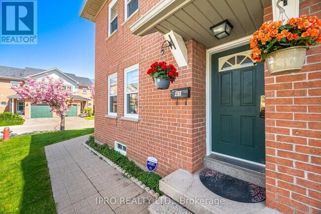 Building Photo - 5659-5659 Glen Erin Dr