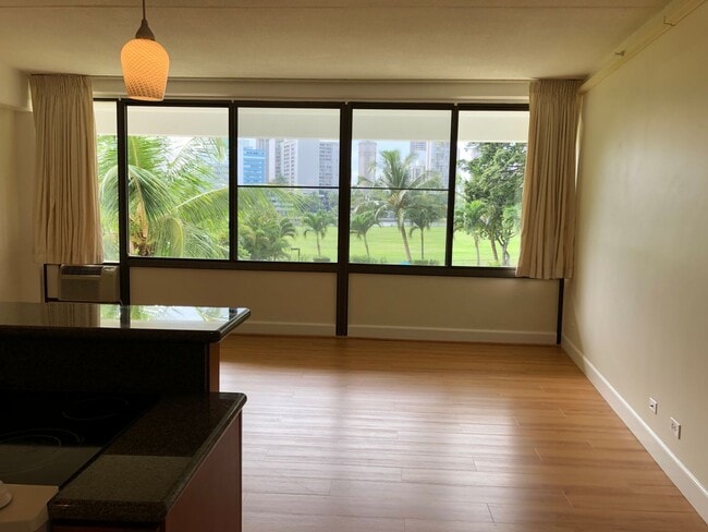 Foto del edificio - 2 Bed 2 Bath 1 Parking at Marco Polo Apartments, Great Views and Amenities!!!
