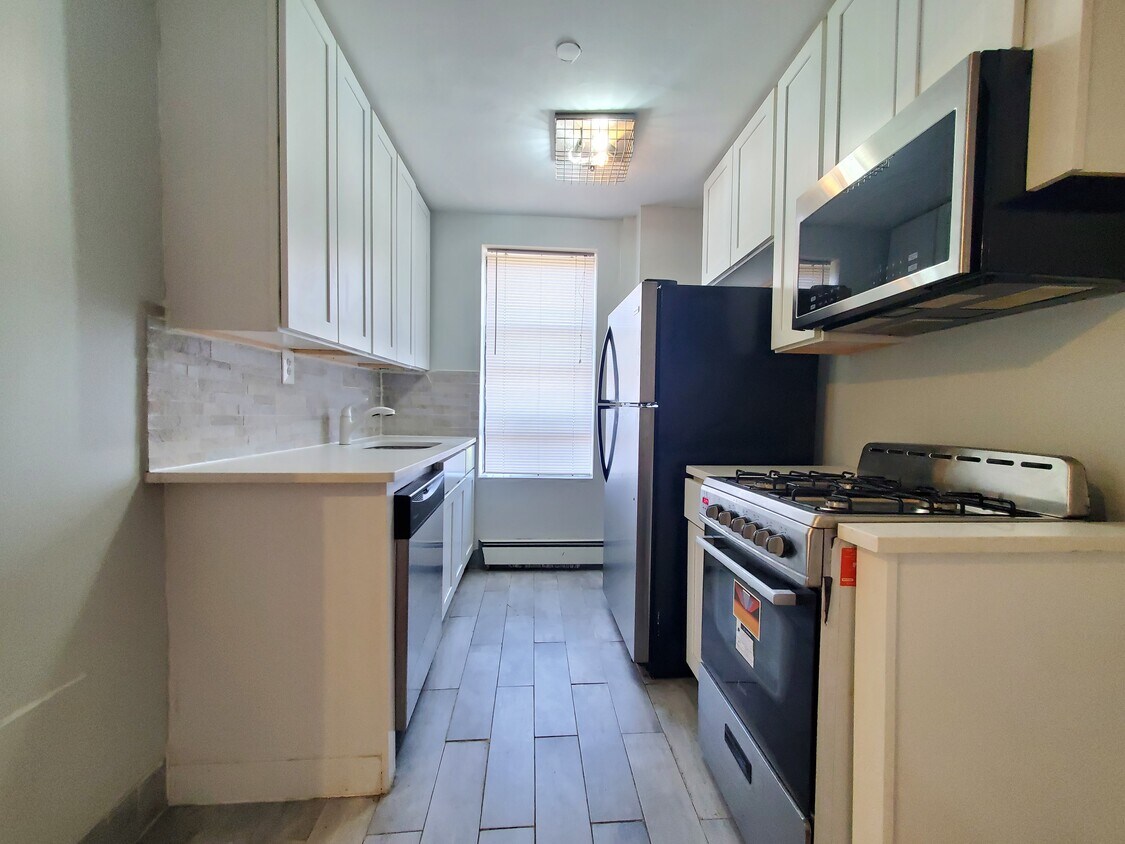 Primary Photo - 205 Monticello Ave