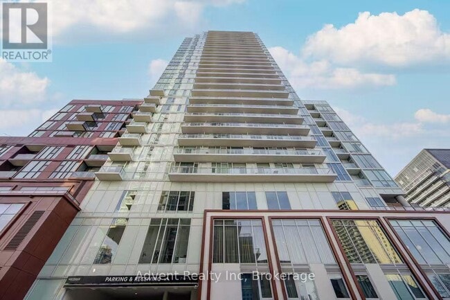 Building Photo - 33 Helendale Ave