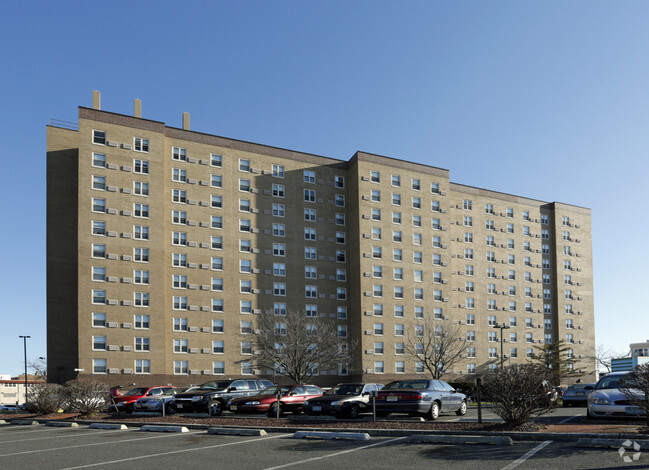 Building Photo - Phillips Seaview Tower