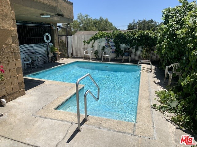 Primary Photo - 3461 Waverly Dr