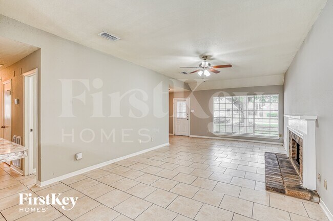 Foto del edificio - 17914 Holly Forest Dr