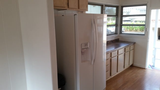 Kitchen - 36 Cypress Ave