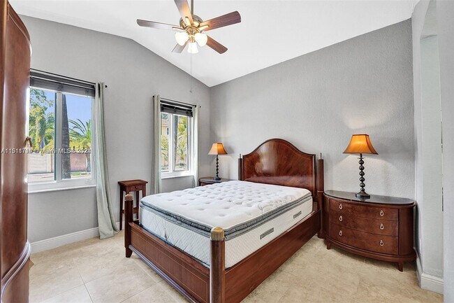 Foto del edificio - 18093 NW 87th Pl