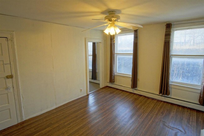 Building Photo - 268 6th St