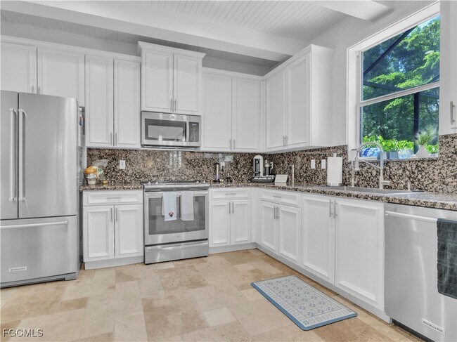 Building Photo - 10213 S Silver Palm Dr