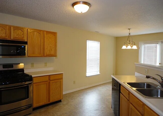 Building Photo - 981 Brookstone Dr