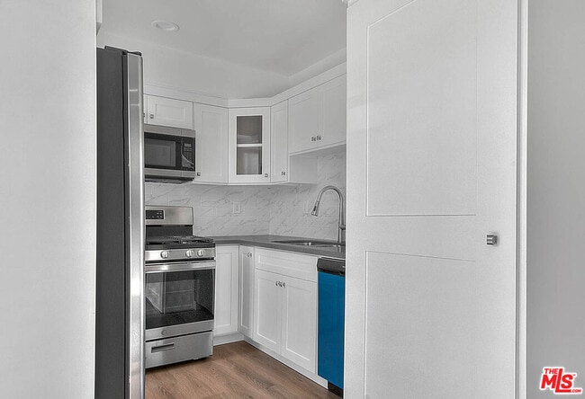 Building Photo - 1013 N Wilton Pl