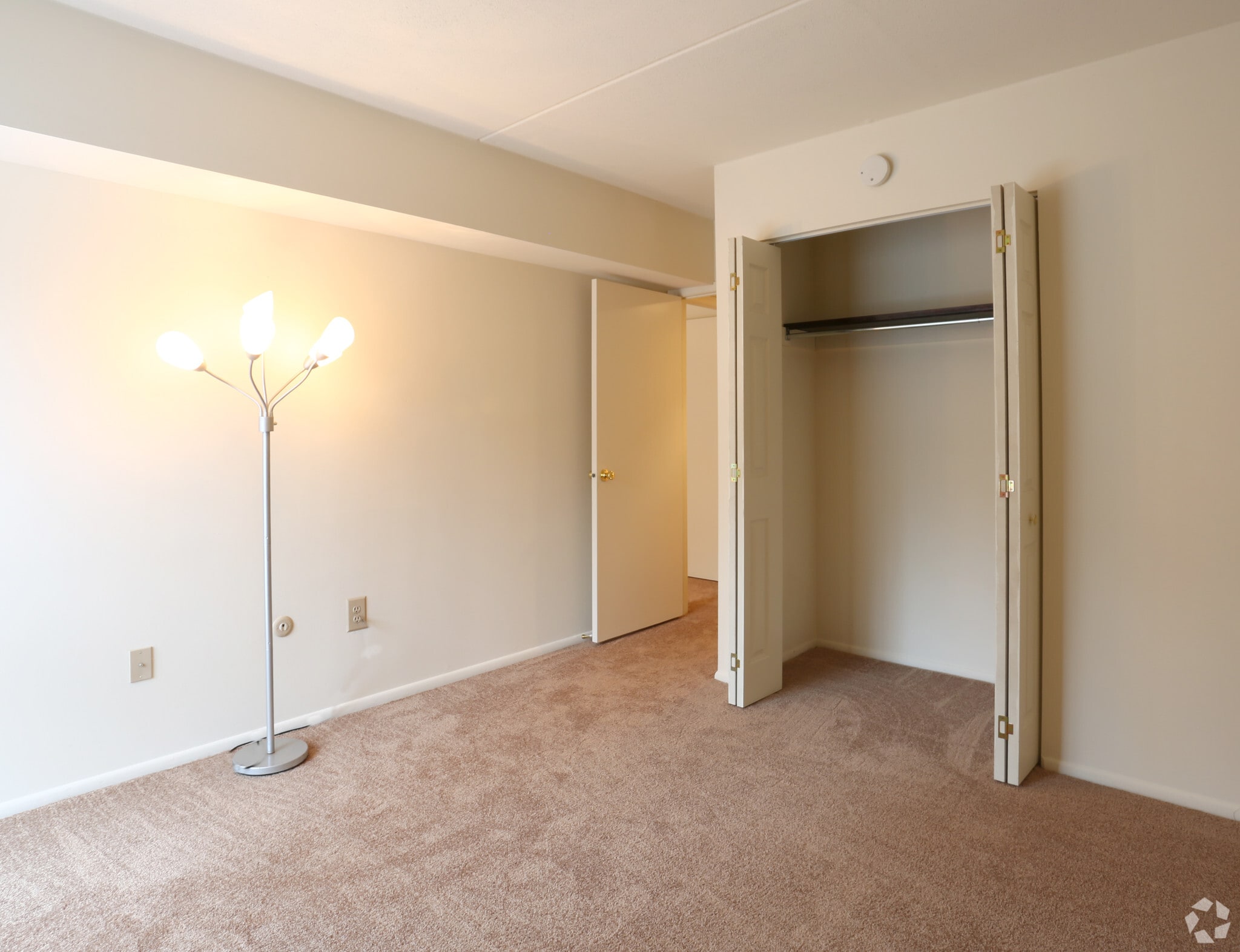 General Lafayette Apartments photo 3