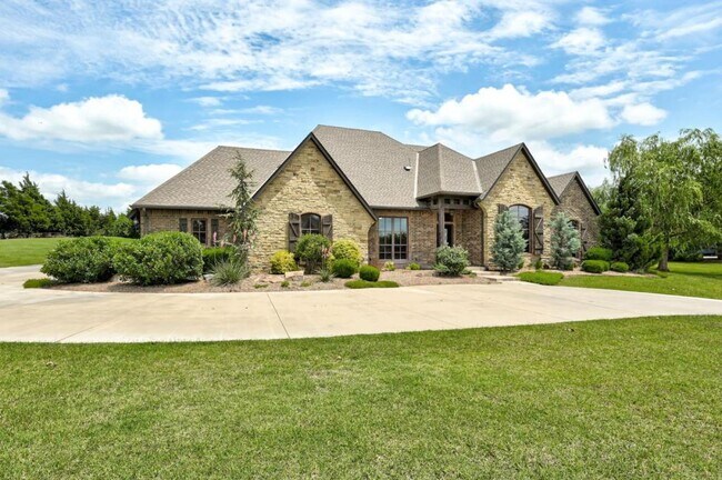 Foto del edificio - 22090 White Pine Cir