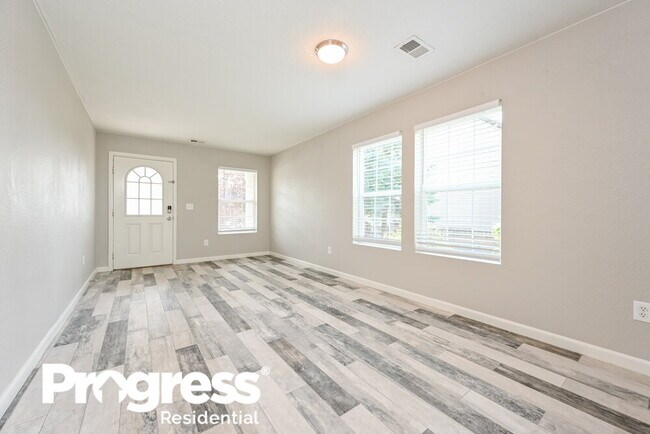 Foto del edificio - 2519 Coach House Loop