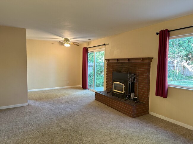 Foto del edificio - 453 Grandview Dr