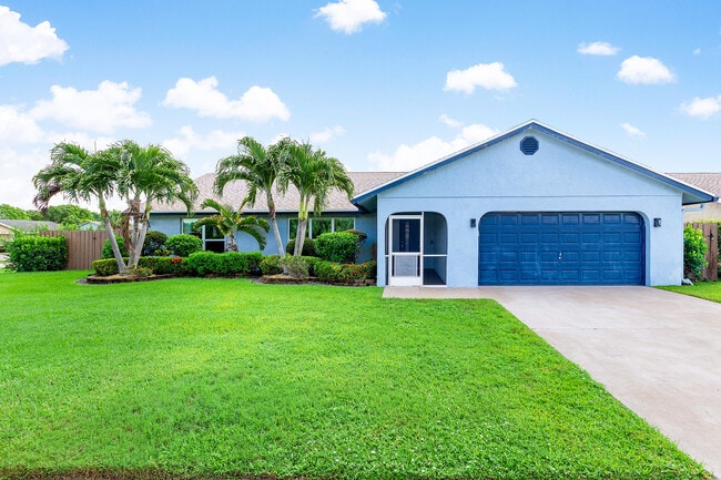Building Photo - 1100 Basswood Pl