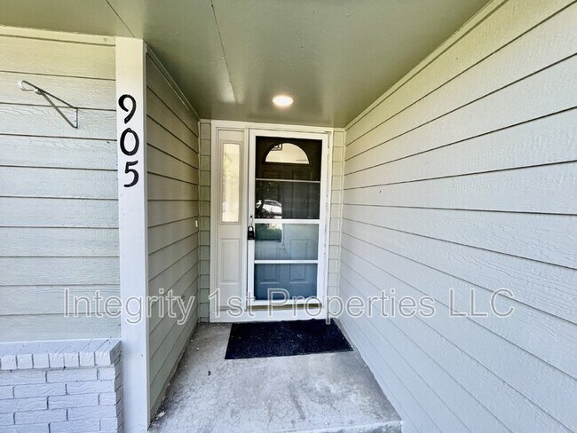 Foto del edificio - 905 SW Foxtail Dr